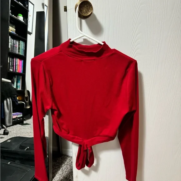 Red Crop Top Ambiance - Picture 3 of 4